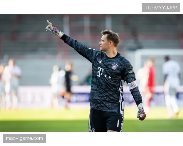 诺伊尔职业生涯解析：从沙尔克04到拜仁慕尼黑的传奇门将之路