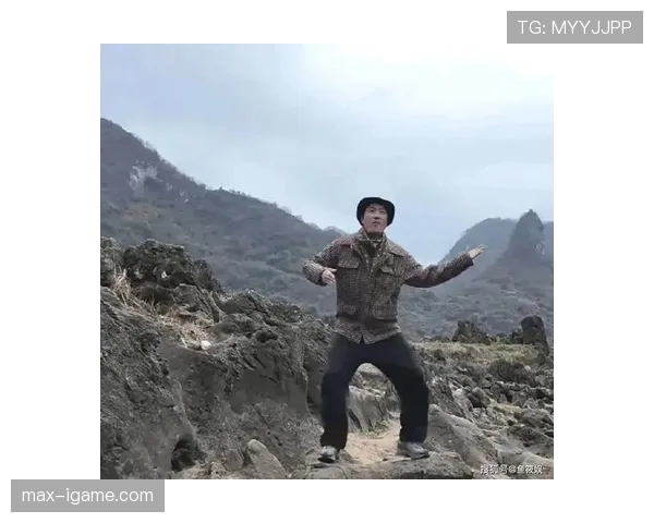 刷到刘翔的近照，才知道赛道上那副冰山脸是给他日常的“奢侈脸”留着